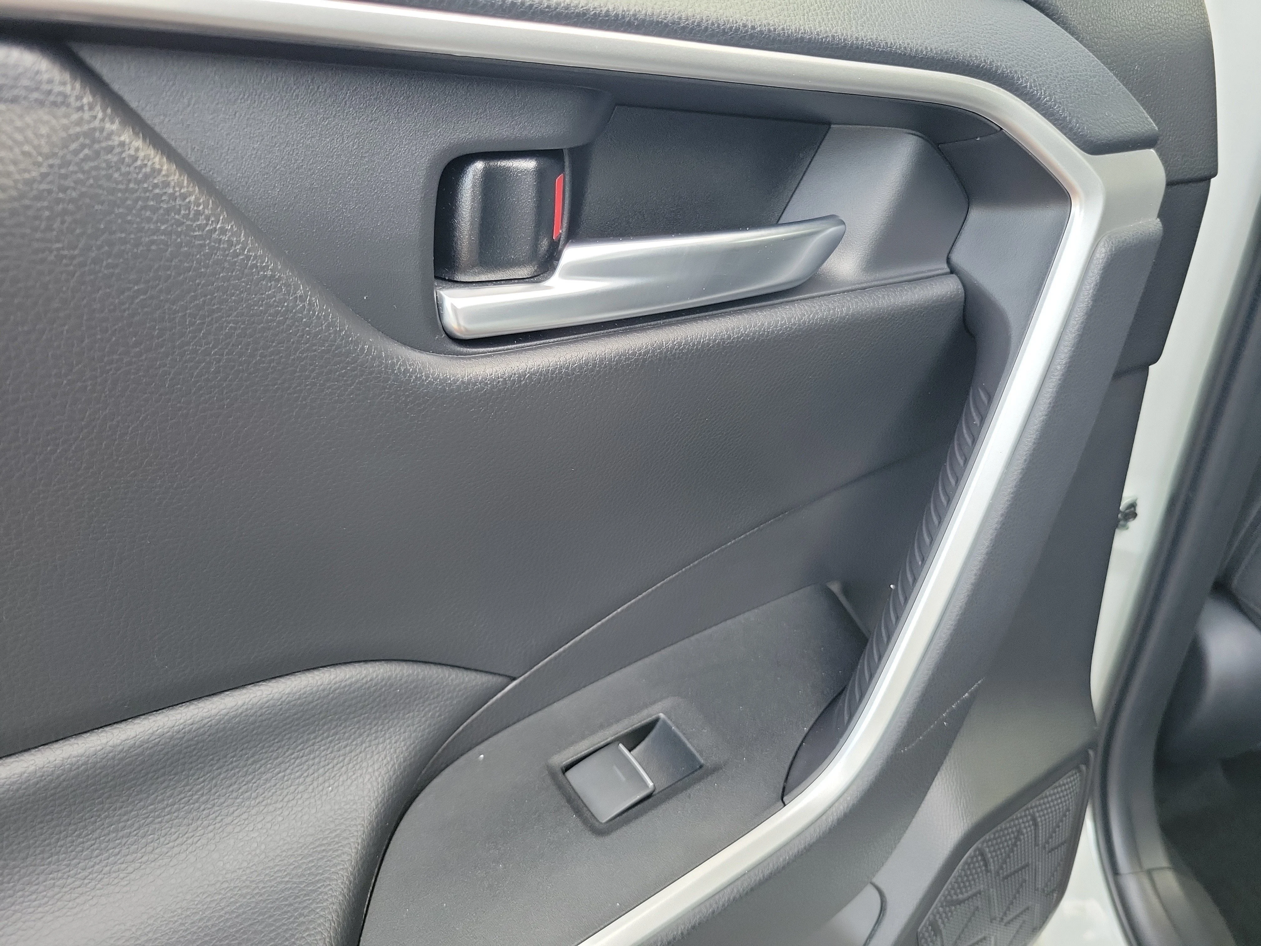 Used 2024 Ice Cap Toyota XLE image 11