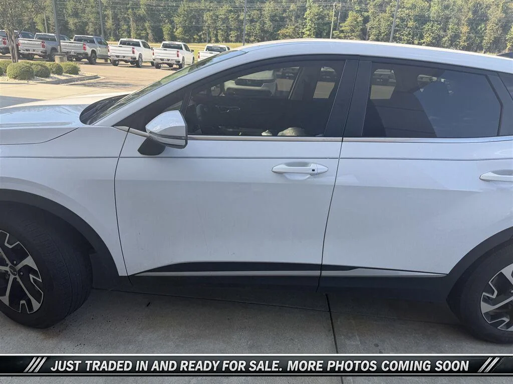 Used 2023 Glacial White Pearl Kia EX image 2