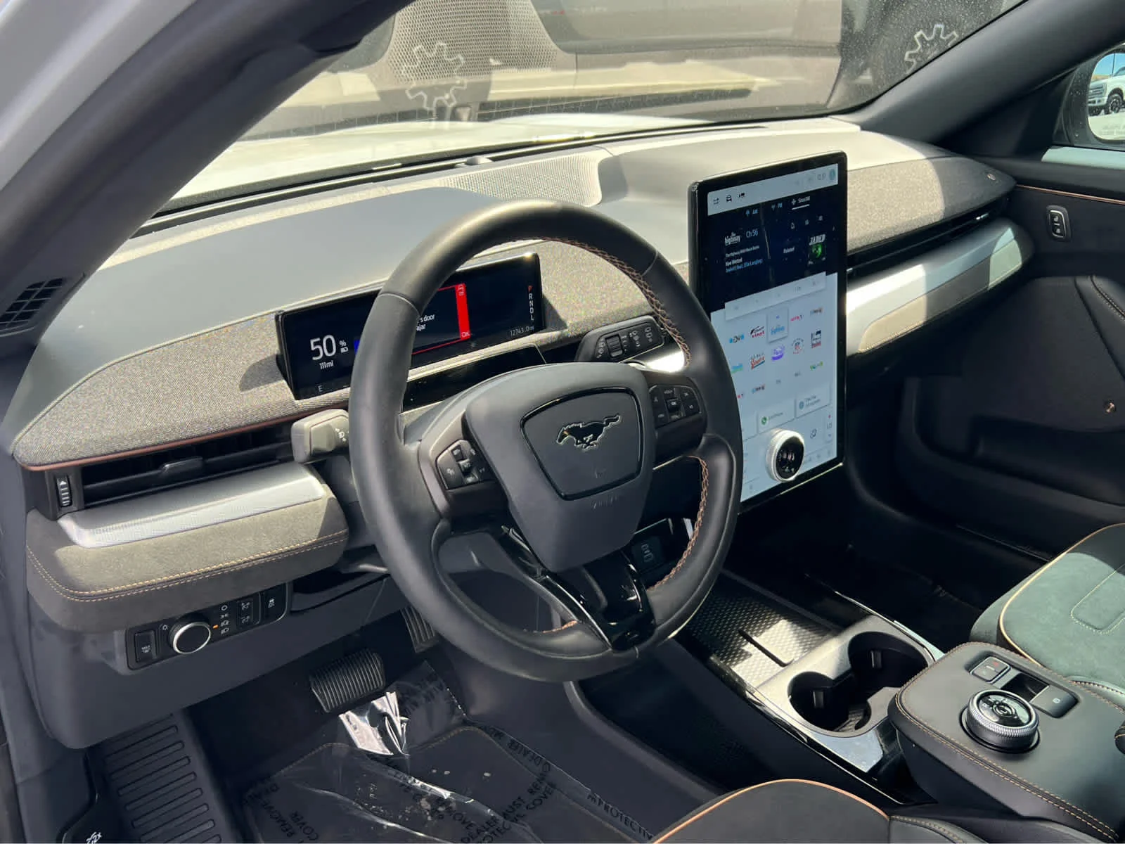 Used 2023 Space White Metallic Ford GT image 28
