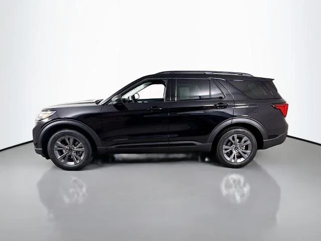 New 2026 Agate Black Metallic Ford Active image 37
