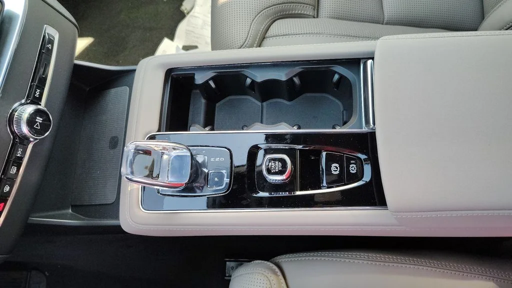 2026 Volvo XC90 Ultra - Photo 22