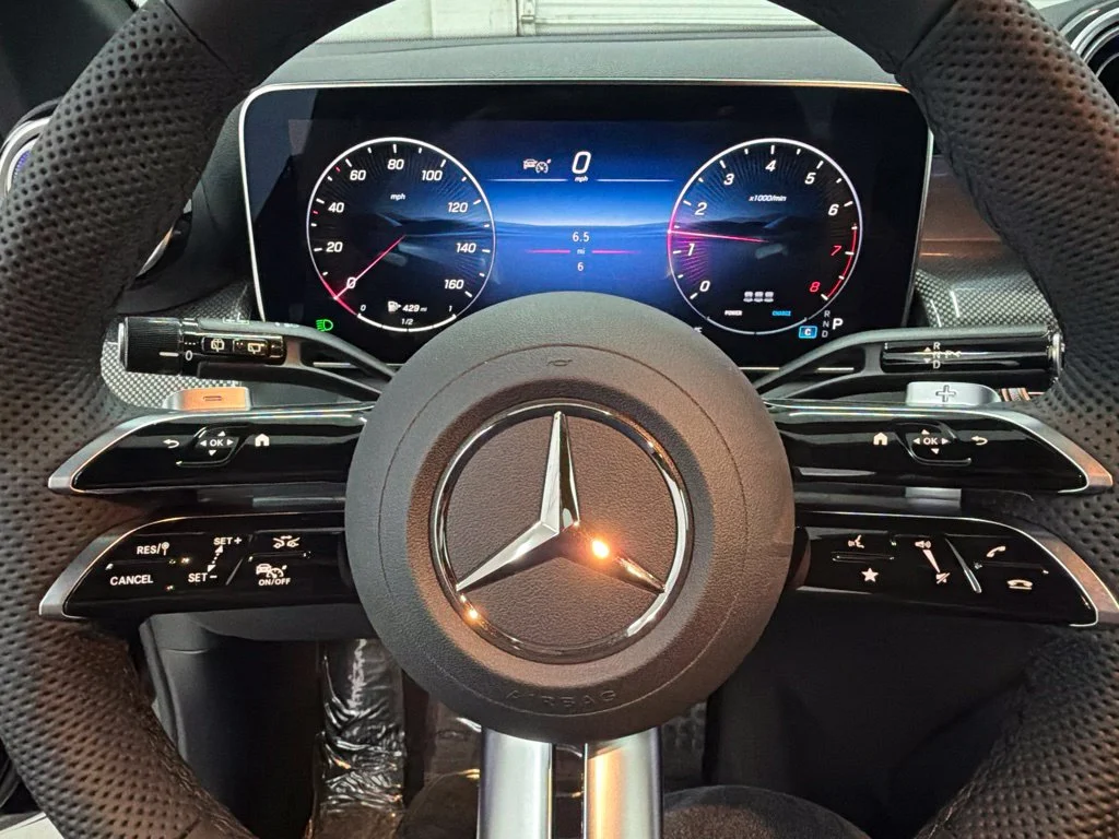 New 2027 Black Mercedes-Benz GLC 300 image 18