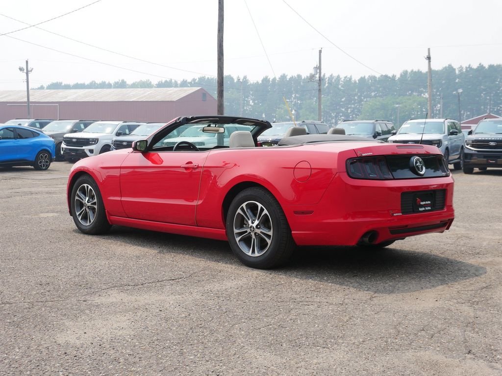 Used 2014 Red Ford V6 Premium image 5