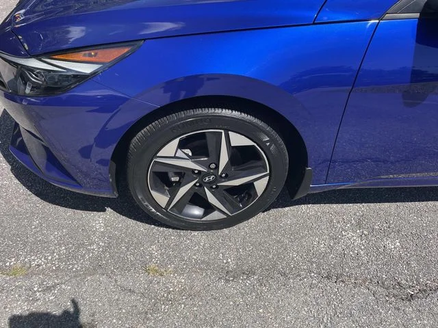 Used 2023 Blue Hyundai SEL image 13