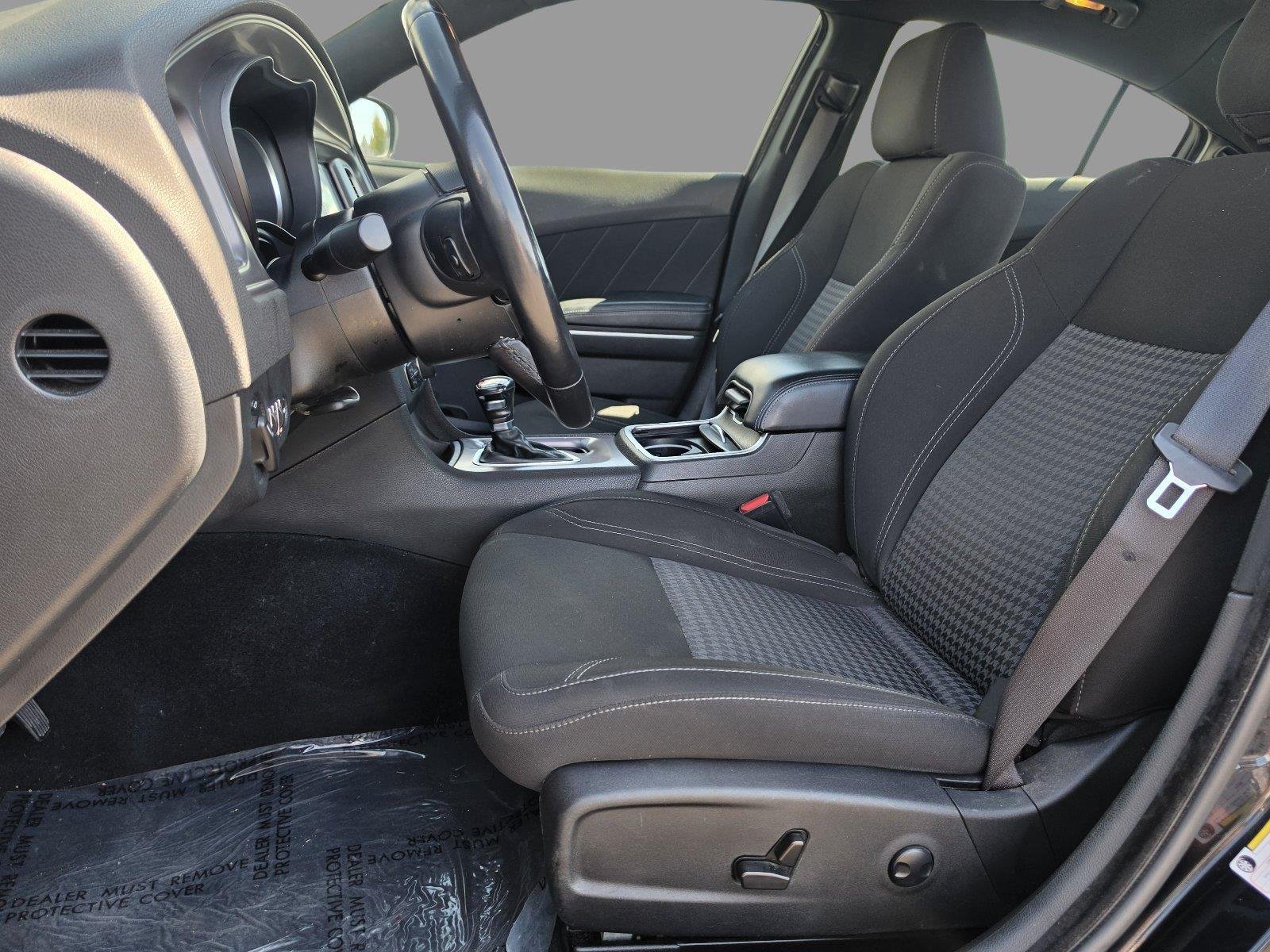 Used 2023  Dodge SXT image 14