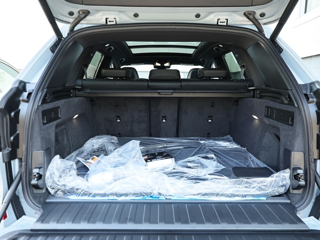 New 2026 Brooklyn Grey Metallic BMW xDrive50e image 32