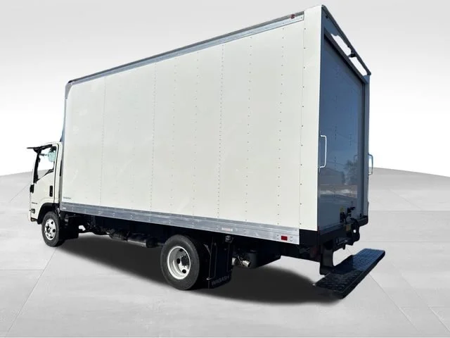 New 2025 Arc White Chevrolet  image 3