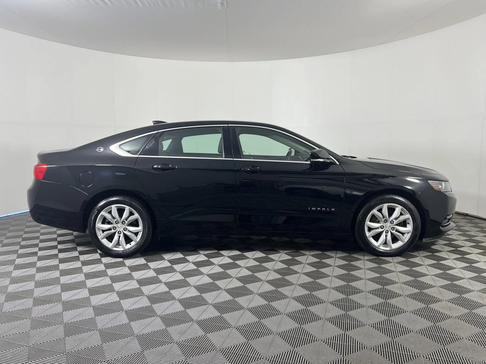 Used 2018 Black Chevrolet LT image 30