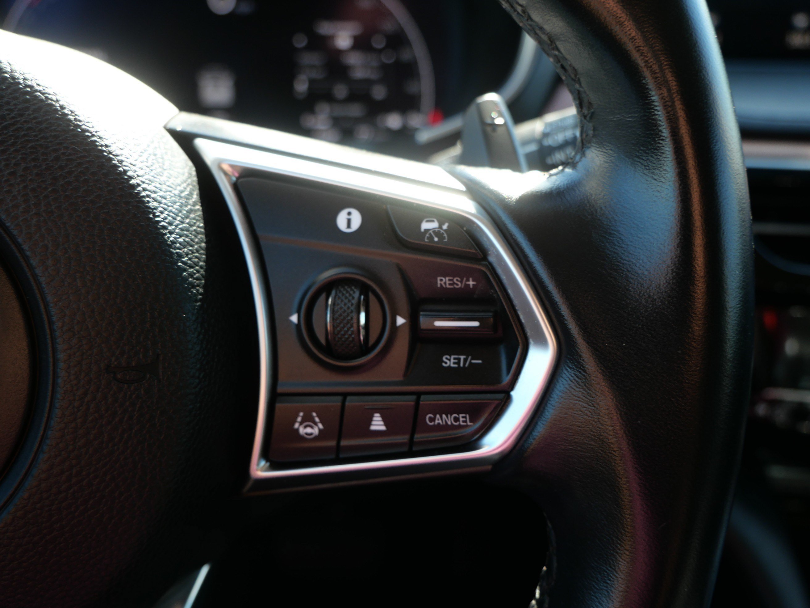 Used 2022 Liquid Carbon Metallic Acura w/Technology Package image 10