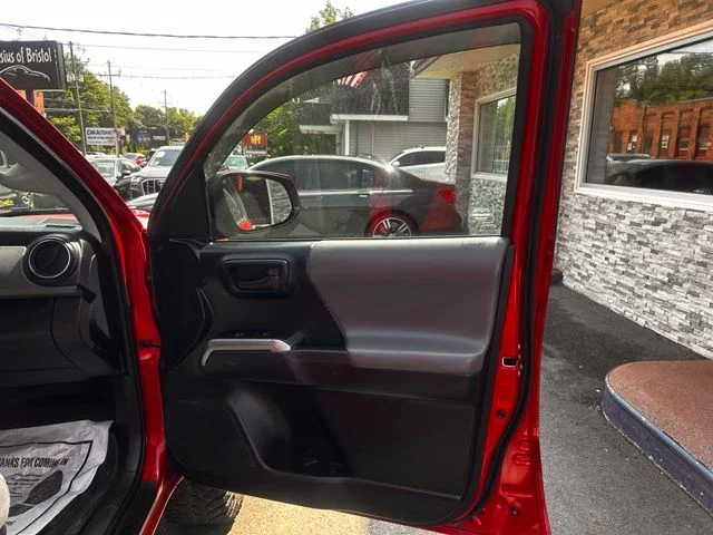 Used 2020 Red Toyota SR5 image 13