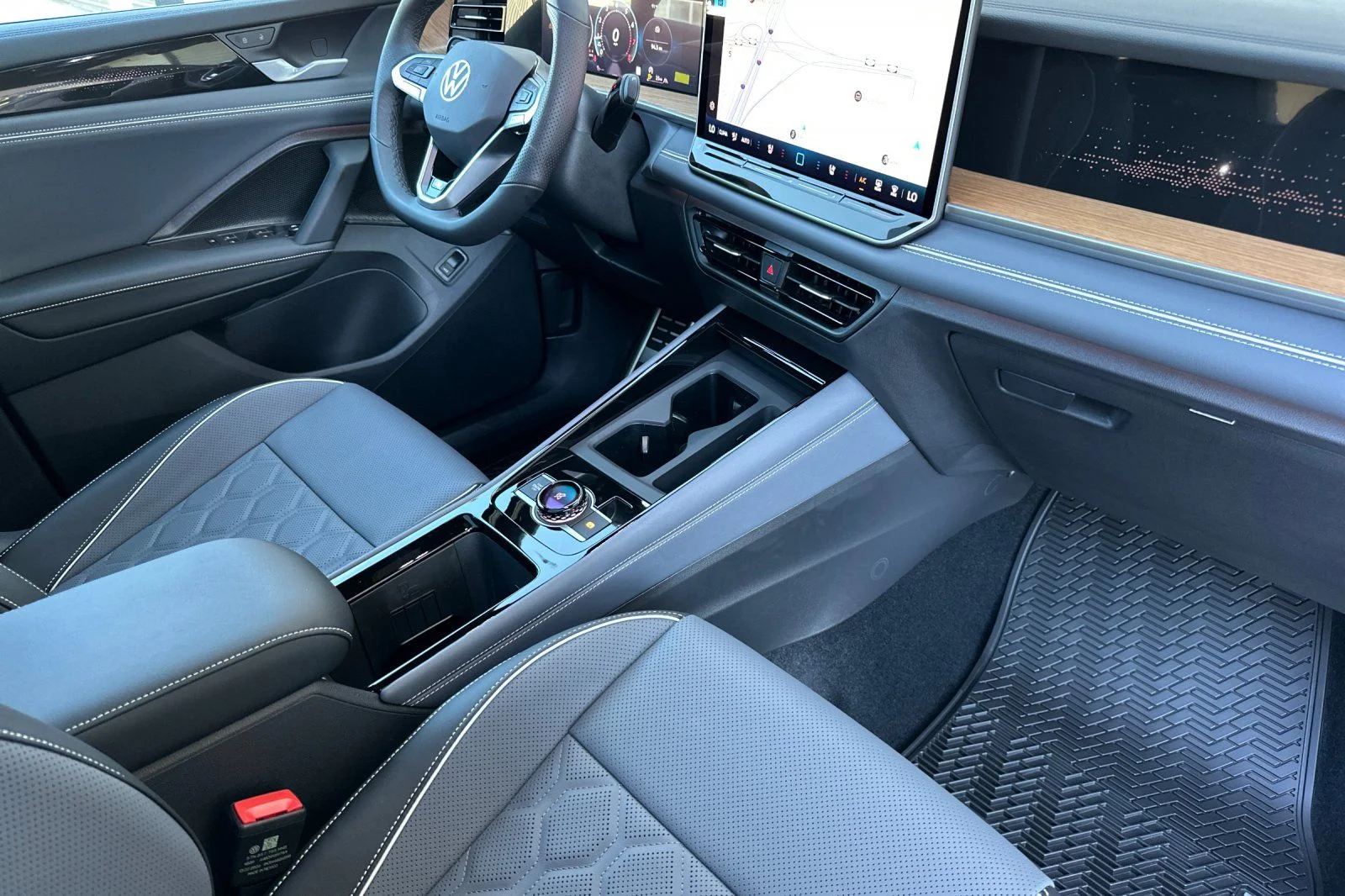 New 2026 Black Volkswagen 2.0T SEL R-Line Turbo image 15