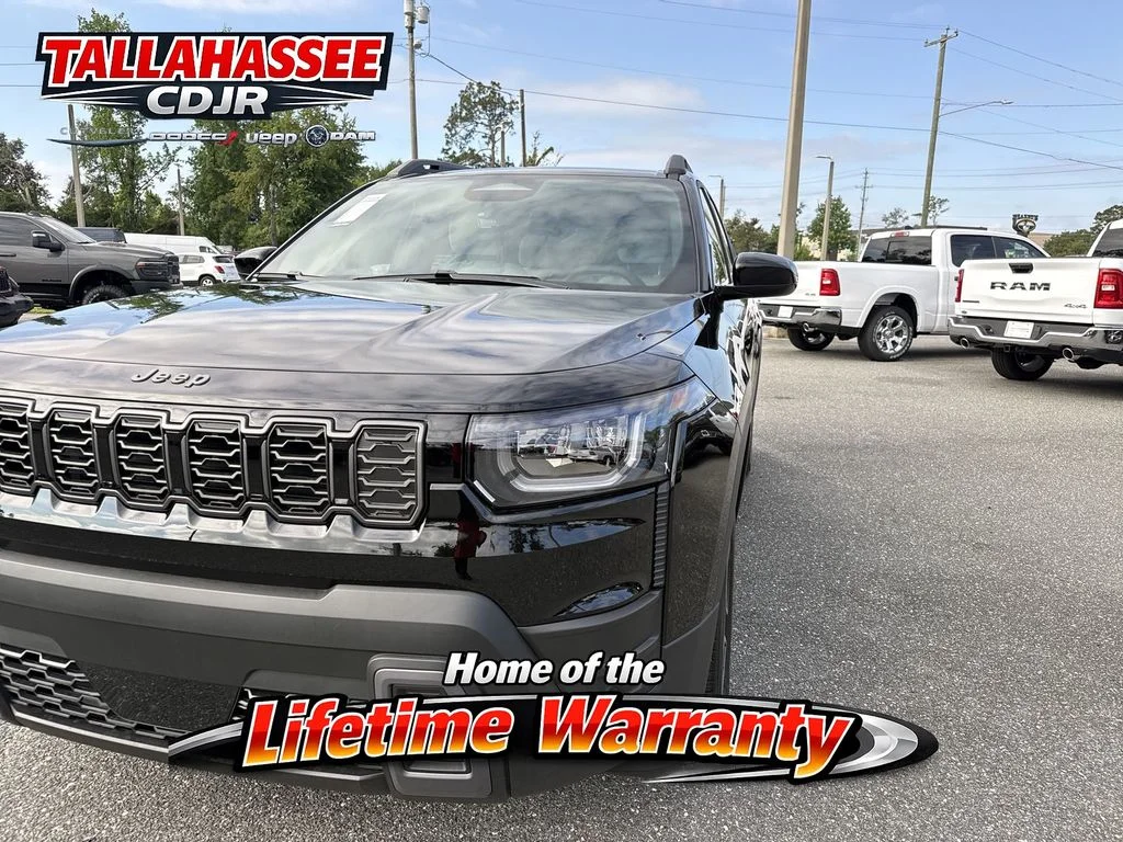 New 2026 Diamond Black Crystal Pearlcoat Jeep Laredo image 9