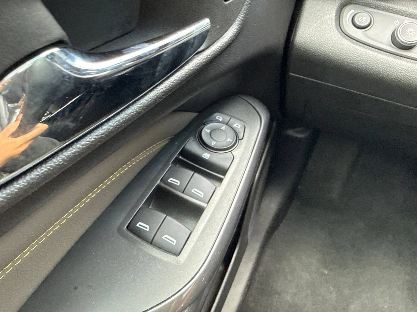 2025 Chevrolet Trax Activ - Photo 36