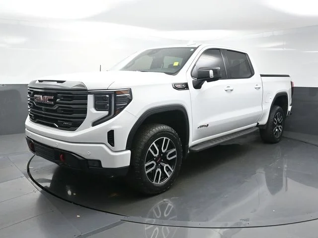 Used 2023 White GMC AT4 image 3