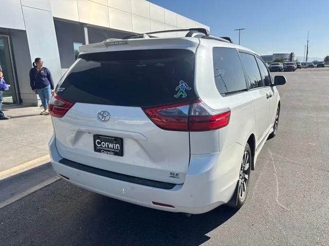 Used 2020 White Toyota XLE image 5