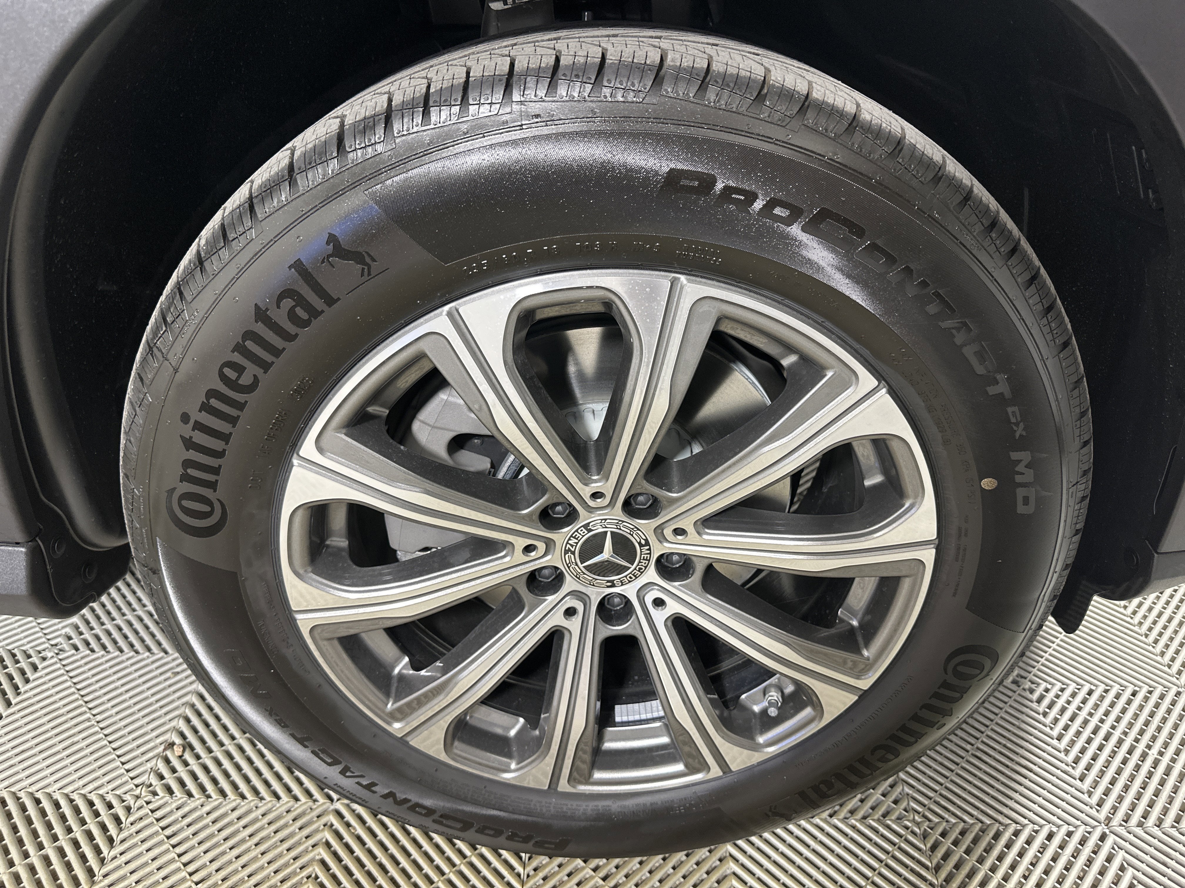 Certified Used 2026 Black Mercedes-Benz GLC 300 image 25