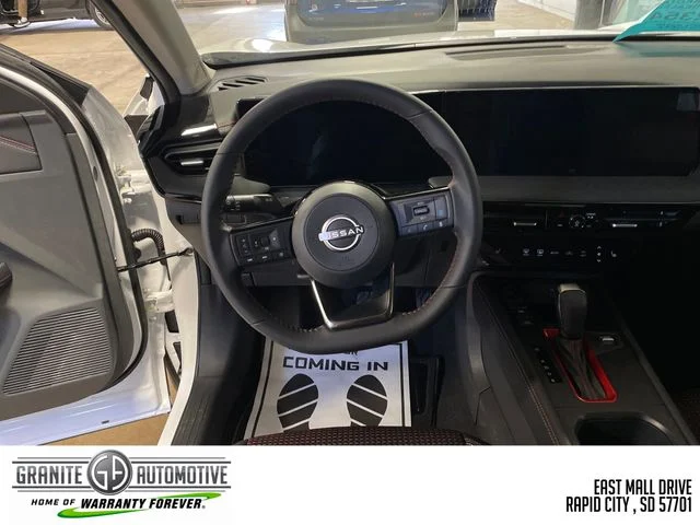 New 2026 Aspen White TriCoat / Super Black Two-tone Nissan SR image 13
