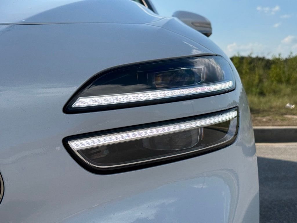 New 2026 White Genesis 2.5T PRESTIGE image 10