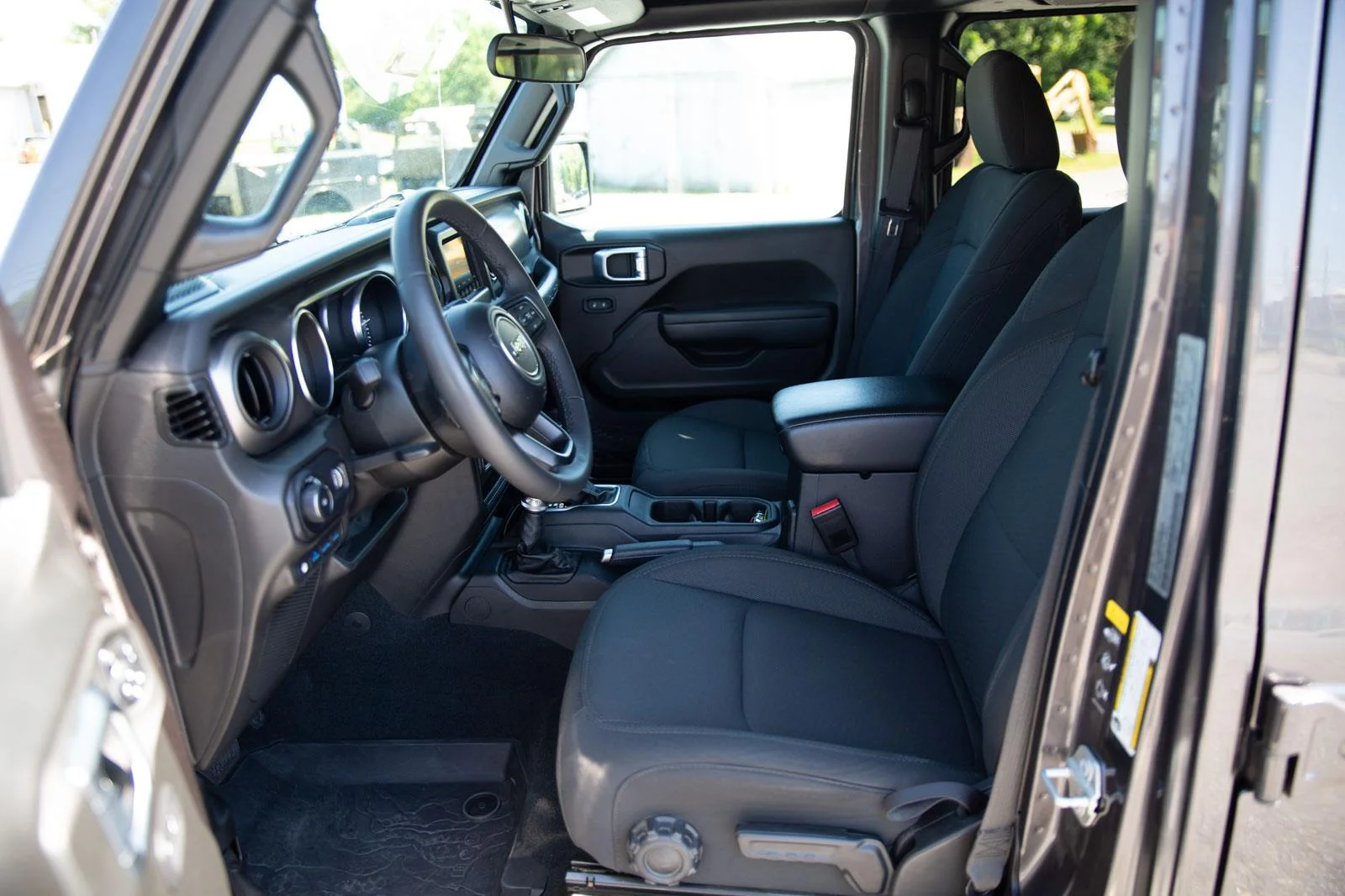 Used 2023 Granite Crystal Metallic Clearcoat Jeep SW image 20