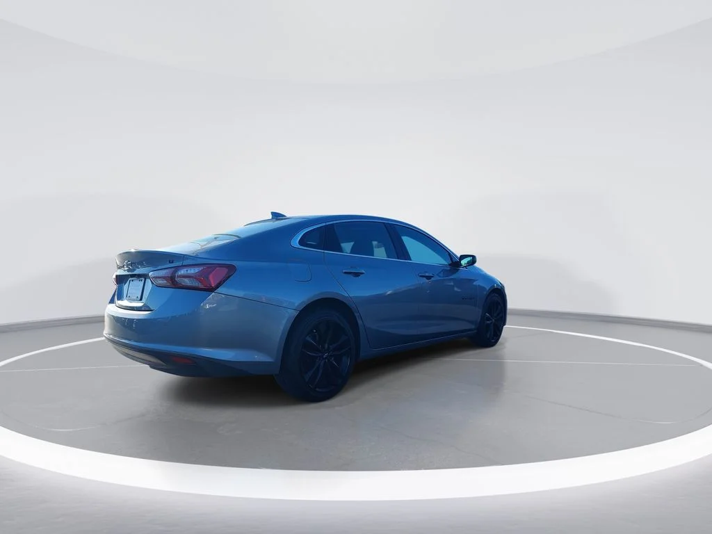 Used 2024 Gray Chevrolet LT image 8
