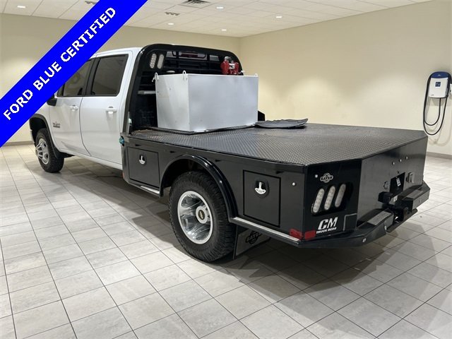 2022 Chevrolet Silverado 3500HD LT photo 2