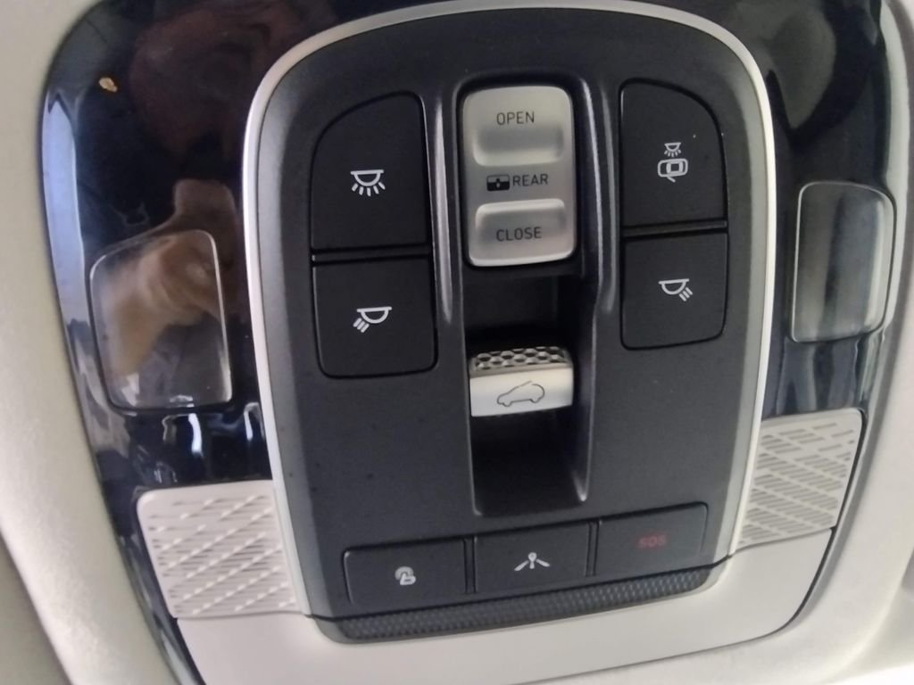 Used 2022 Graphite Hyundai Calligraphy image 39