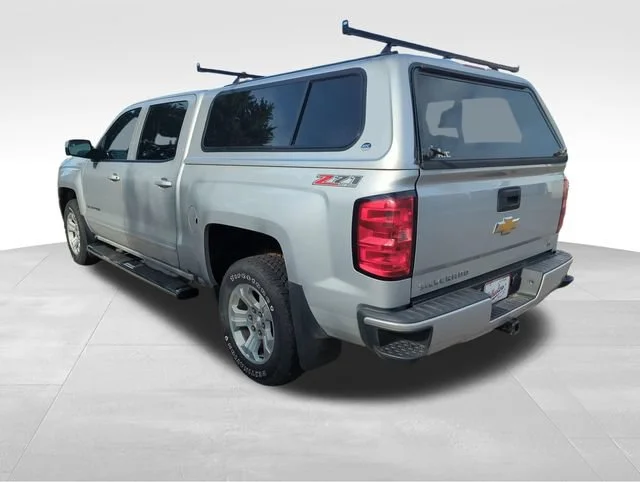 Used 2016 SILVER ICE METALLIC Chevrolet LT image 3