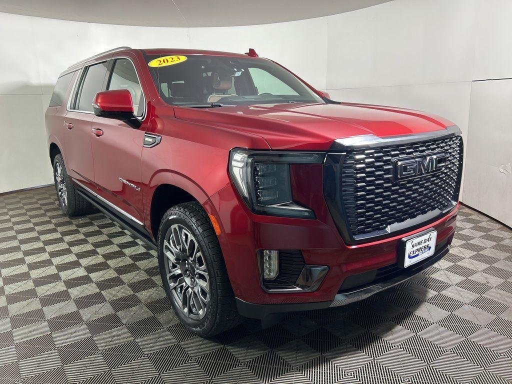 Used 2023 Volcanic Red GMC Denali Ultimate image 5
