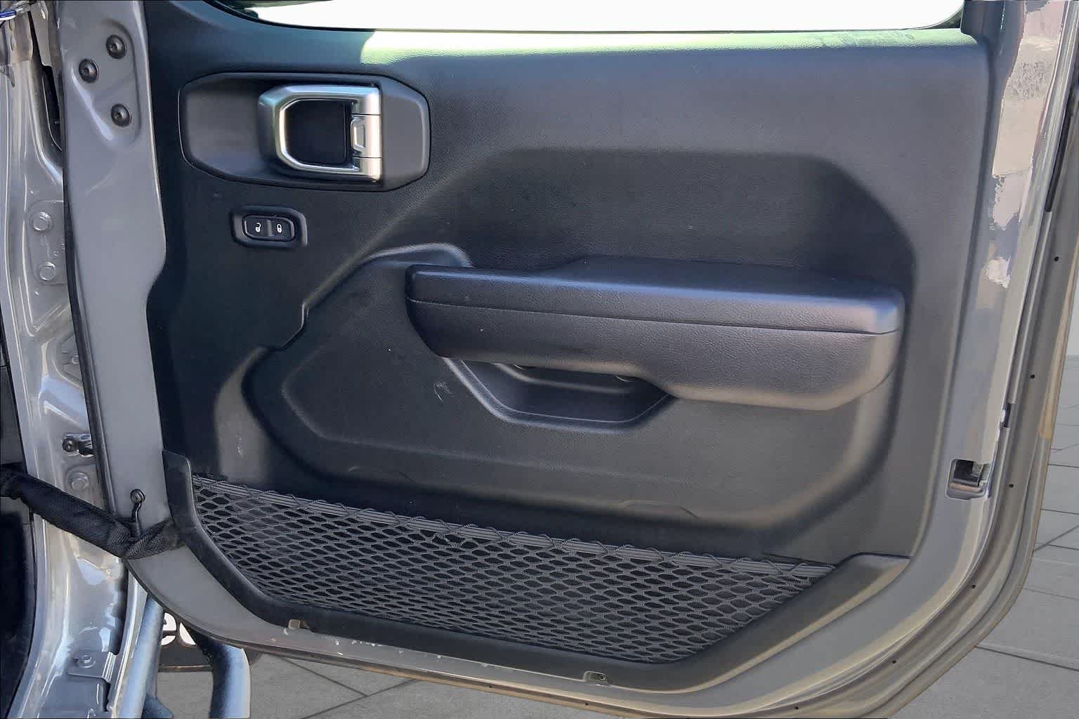 Used 2019 Sting-Gray Clearcoat Jeep Sport S image 20