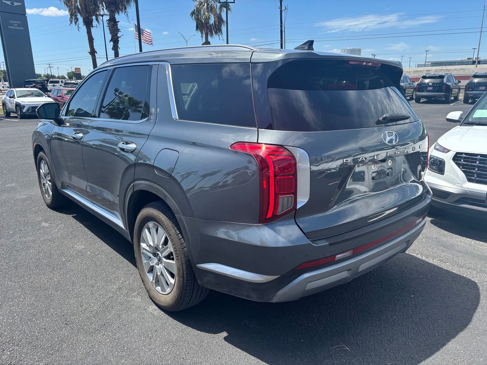 Used 2025 Gray Hyundai SEL image 4