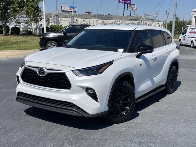 2023 Toyota Highlander LE