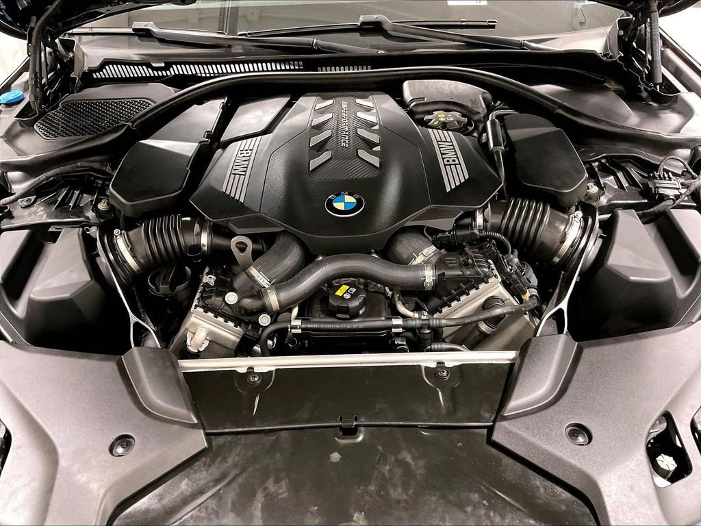 Used 2022 Black BMW M550i xDrive image 30