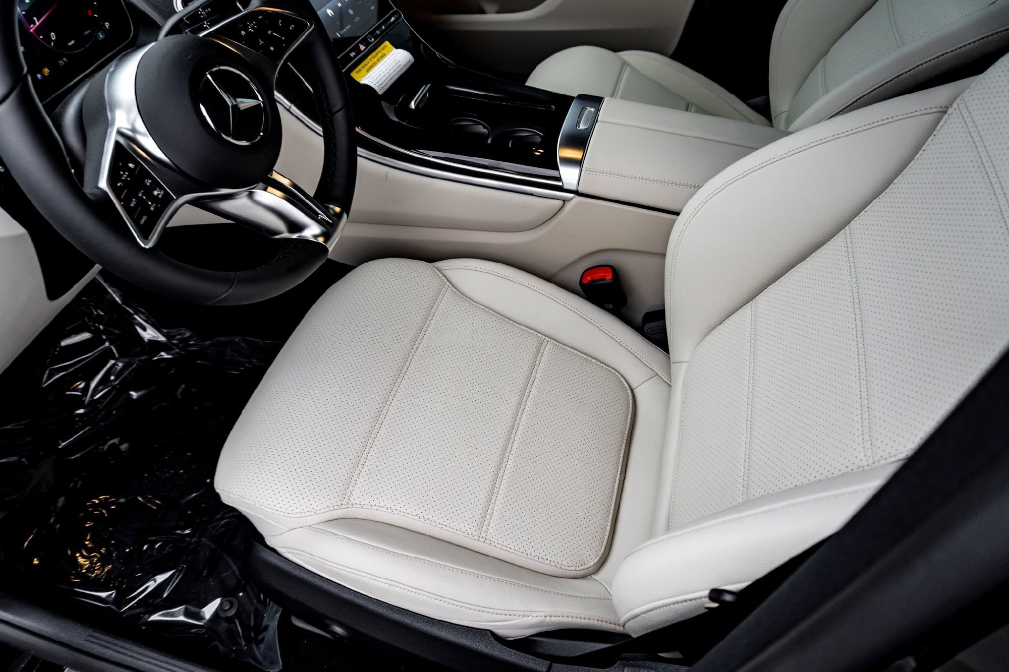 New 2026 Obsidian Black Metallic Mercedes-Benz GLC 300 image 34