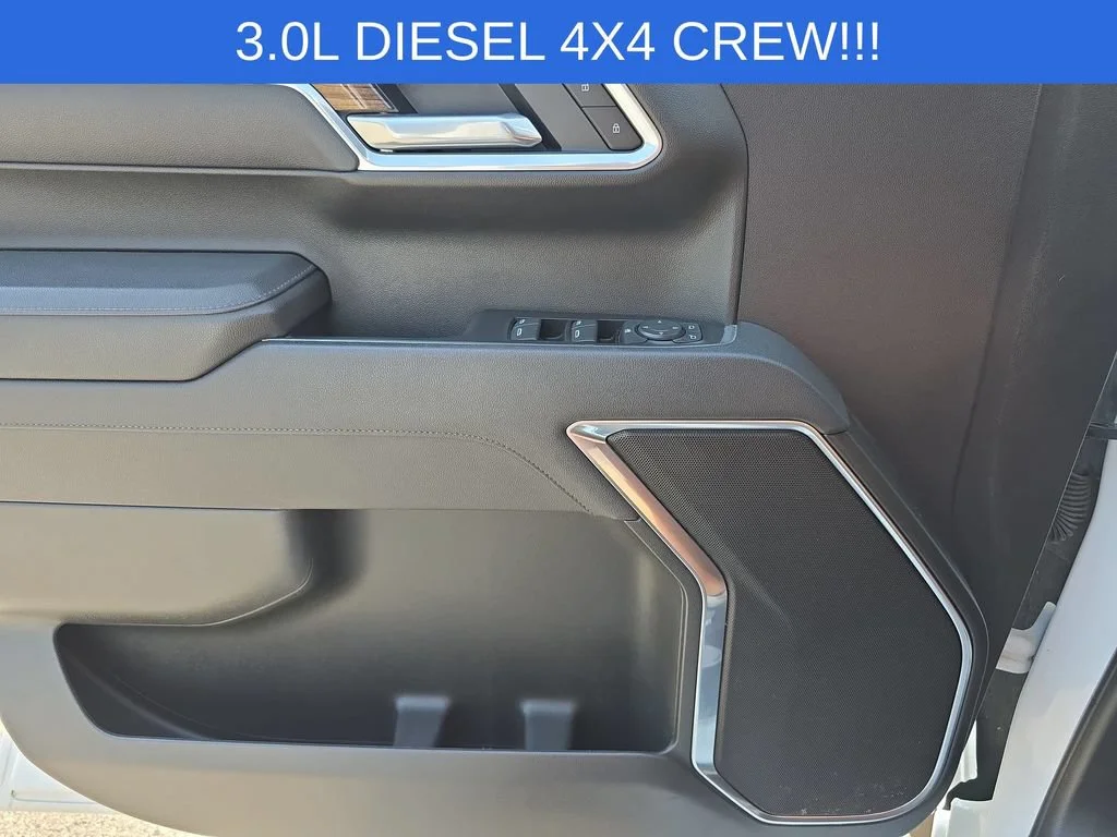 Used 2025 Summit White Chevrolet RST image 23