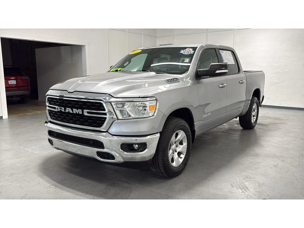 Used 2022 Billet Silver Metallic Clearcoat Ram Big Horn Crew Cab 4X4 3.6L V6 1 OWNER image 15