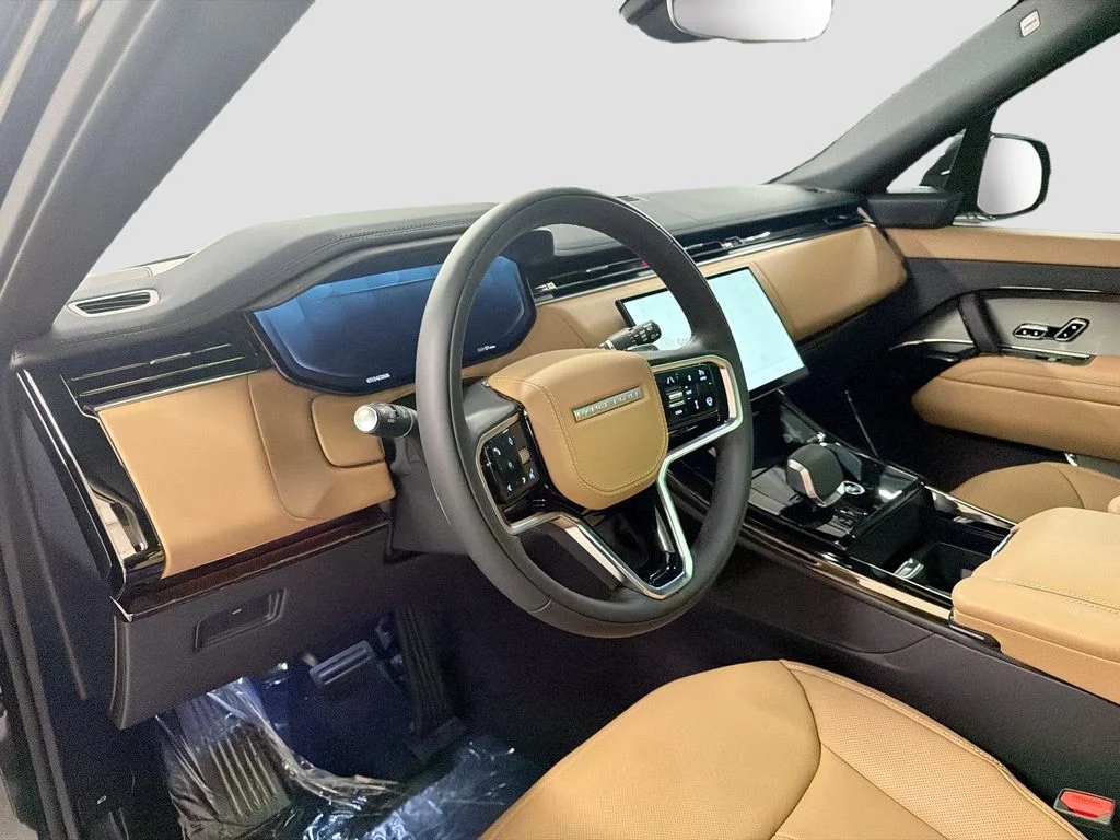 New 2026 Santorini Black Metallic Land Rover SE image 4