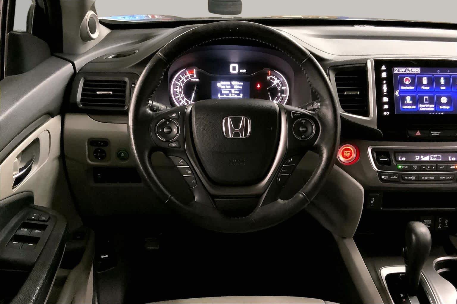 Used 2017 Lunar Silver Metallic Honda EX-L image 6