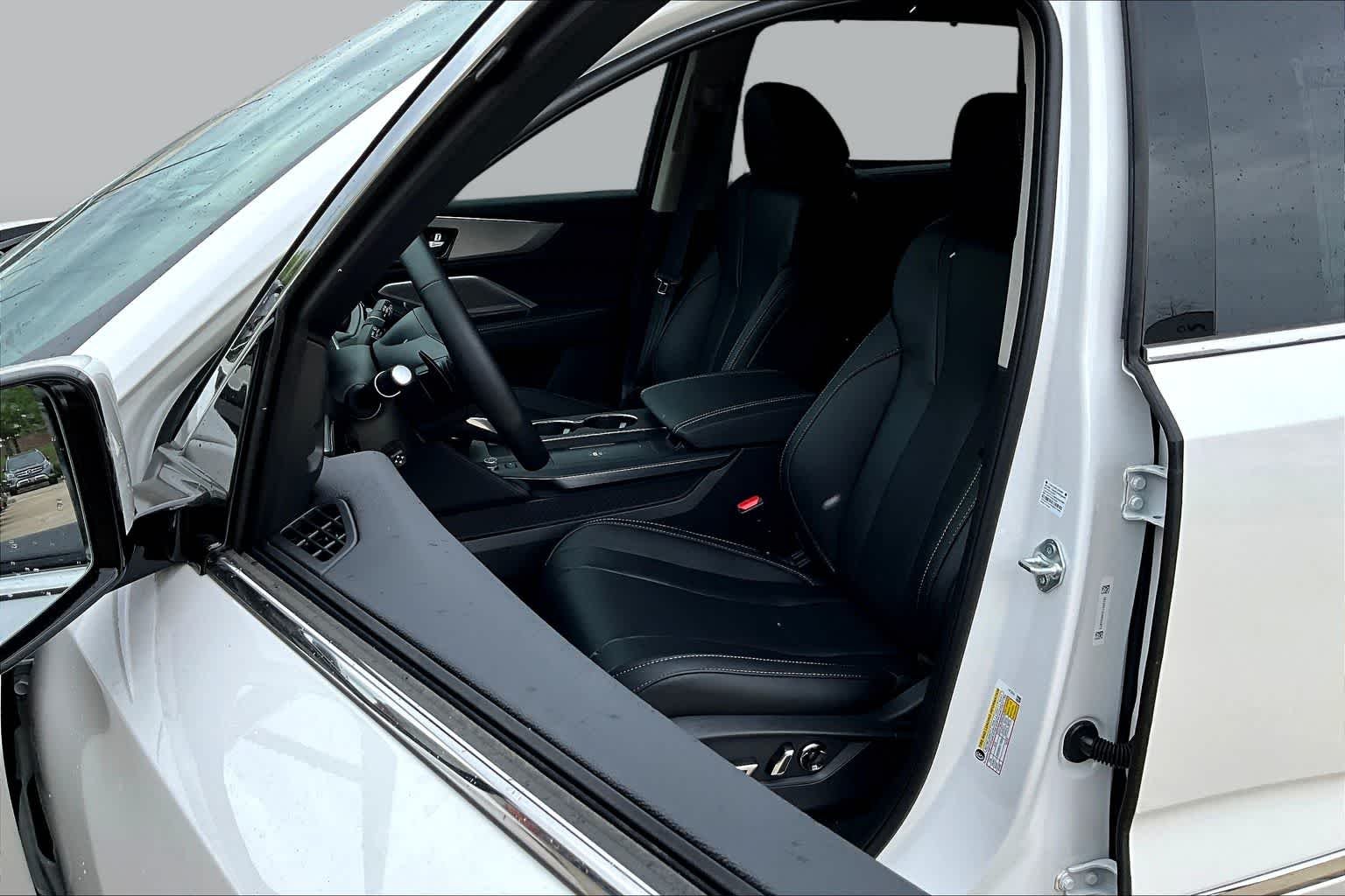 New 2026 Platinum White Pearl Acura w/Technology Package image 17