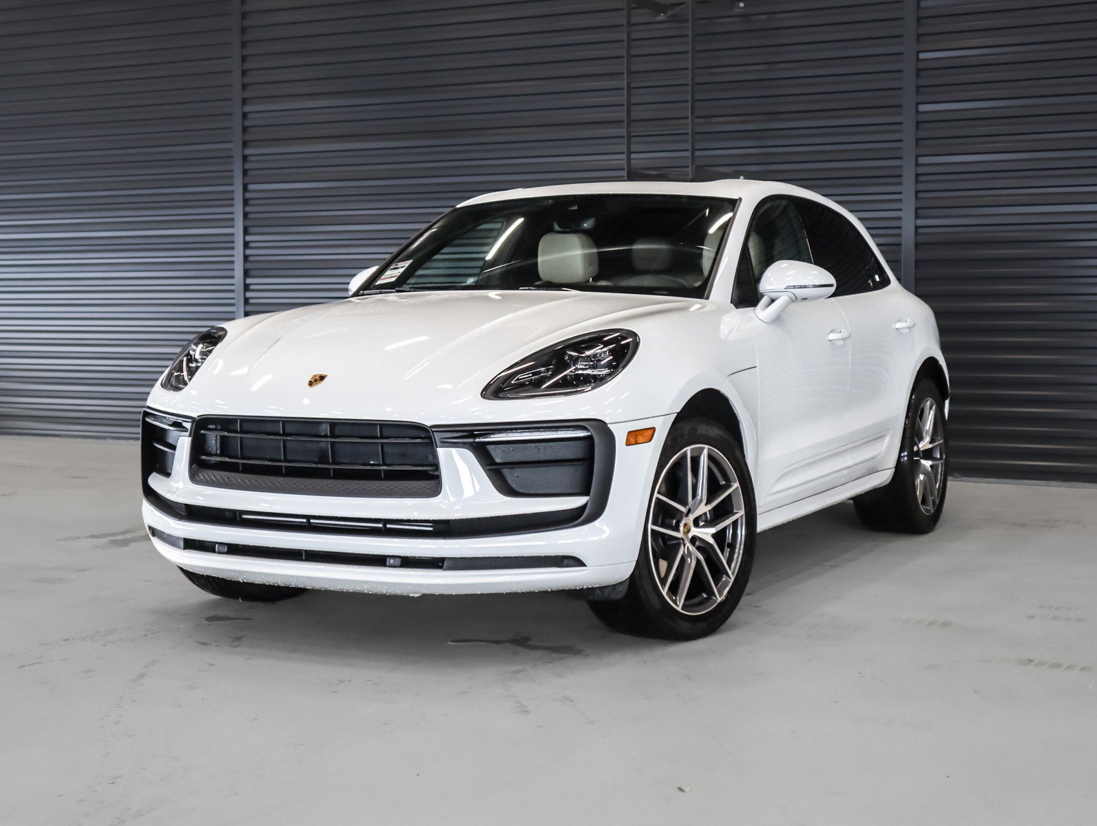 2022 Porsche Macan Base