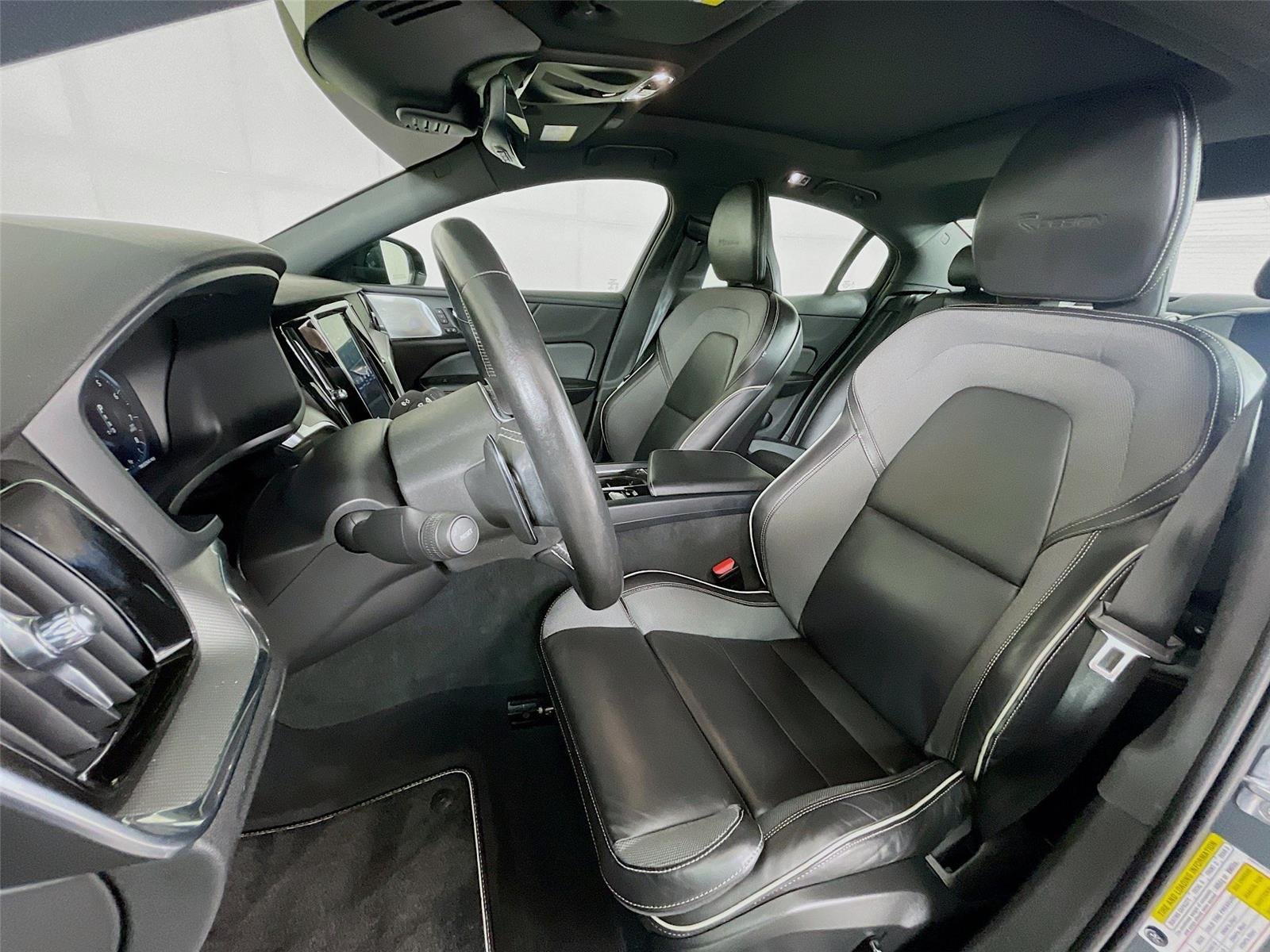 Used 2019 Pebble Grey Metallic Volvo R-Design image 25