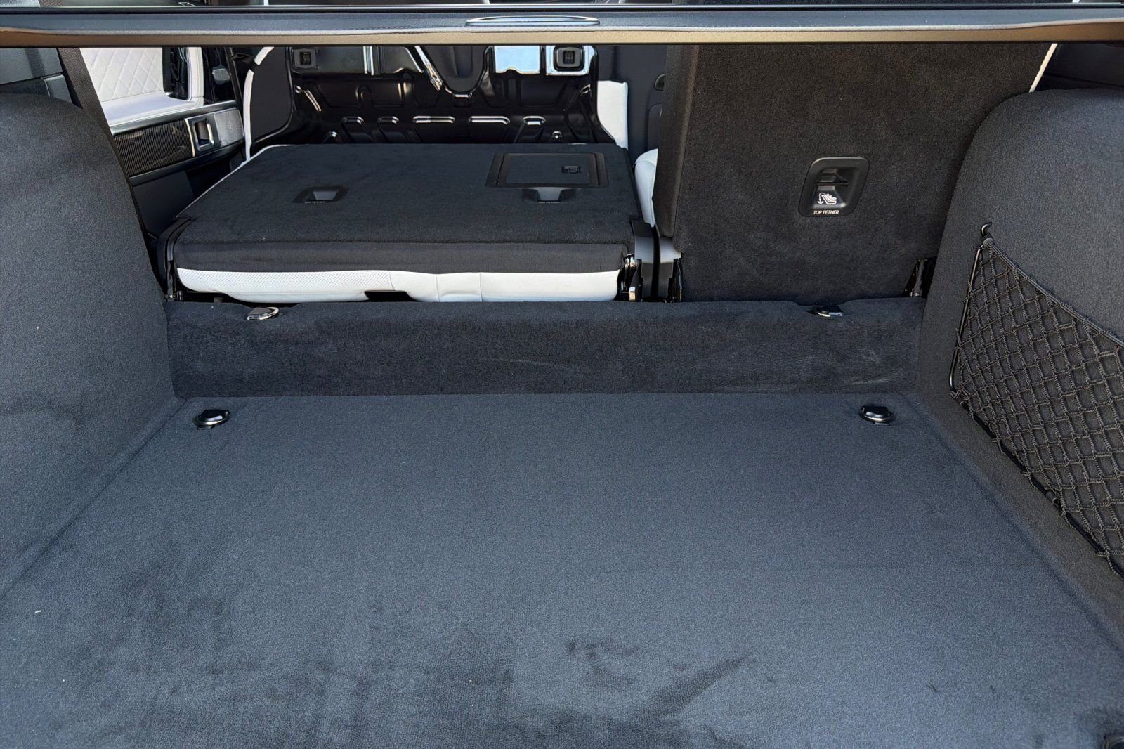 New 2027 MANUFAKTUR Moonlight White Metallic Mercedes-Benz G 63 AMG® image 36