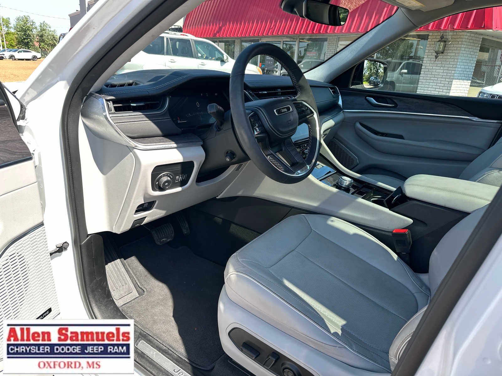 Used 2023 Bright White Clearcoat Jeep Overland image 10