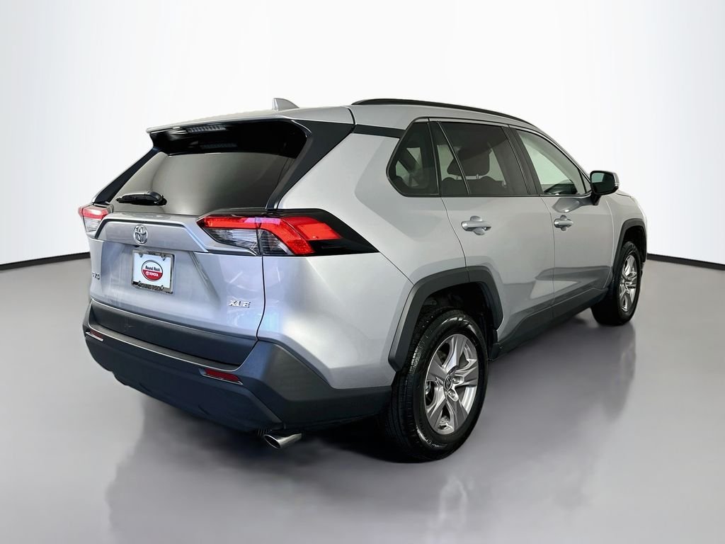 Used 2025 Silver Toyota XLE image 5