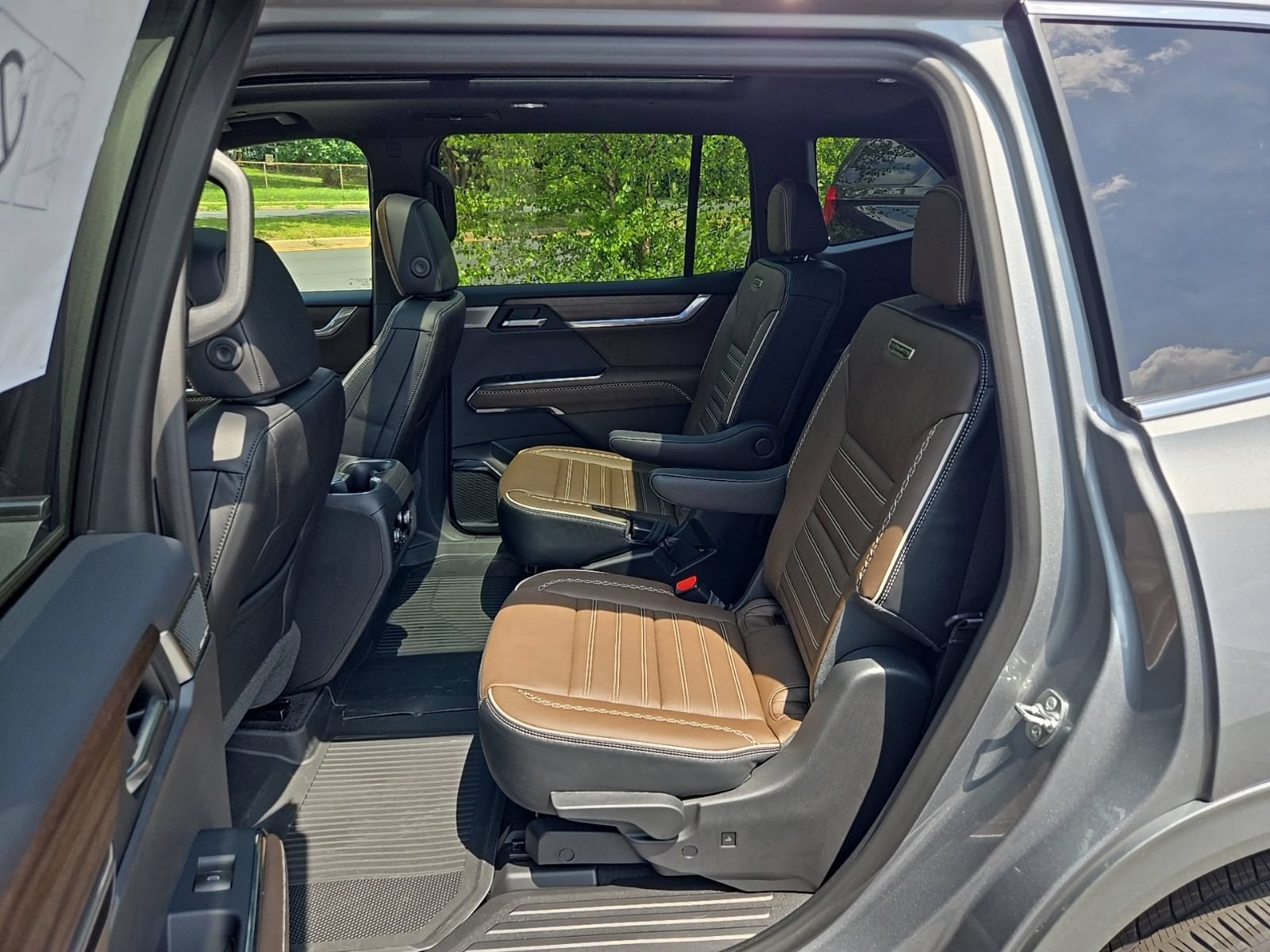 2026 GMC Acadia Denali Ultimate - Photo 23