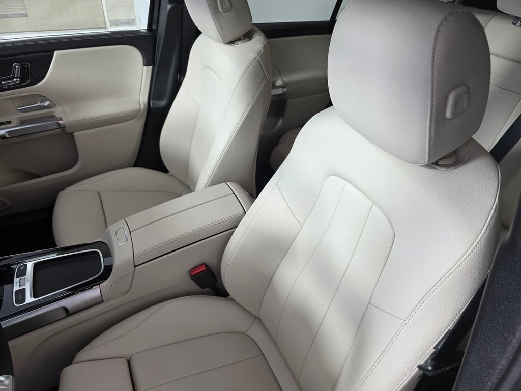 New 2026 Night Black Mercedes-Benz GLB 250 image 24