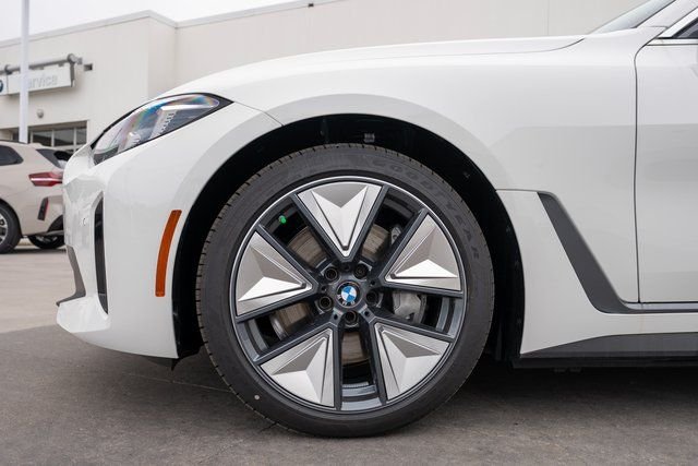 Certified Used 2025 Alpine White BMW xDrive40 image 9