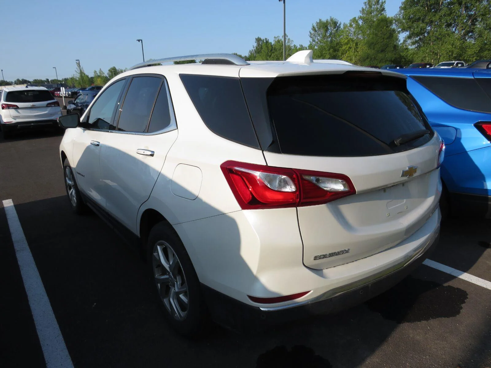 Used 2018 IRIDESCENT PEARL TRICOAT Chevrolet Premier image 9