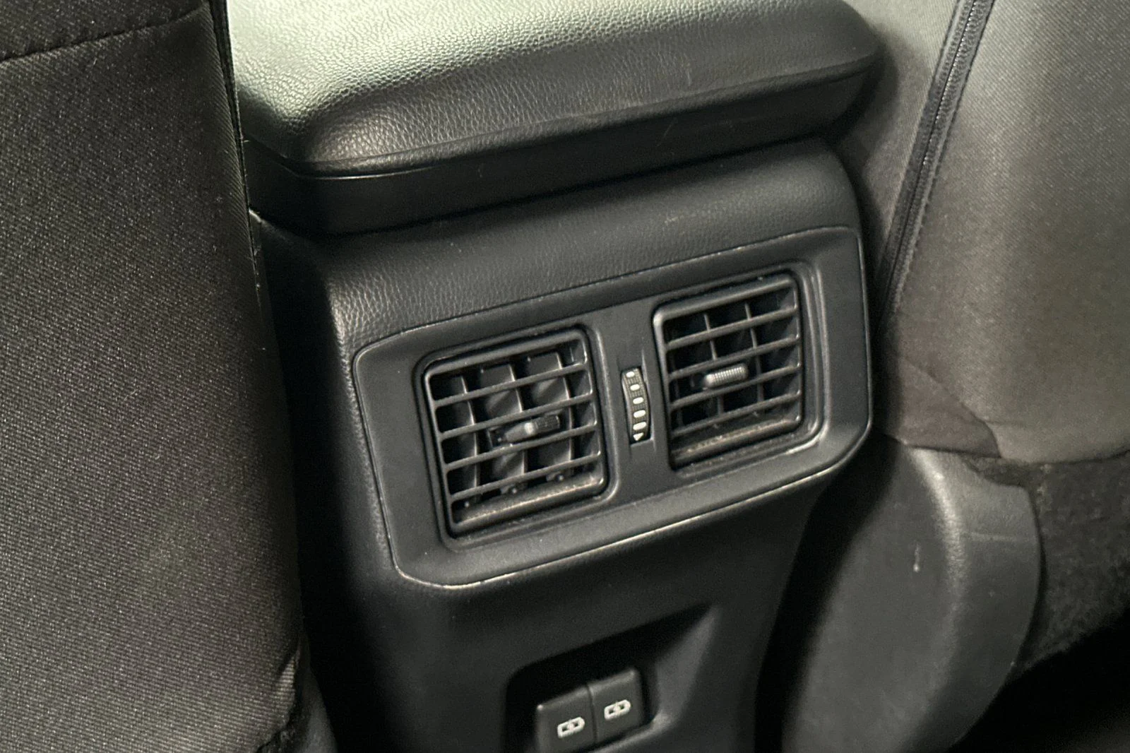 Used 2025 White Toyota XLE image 17