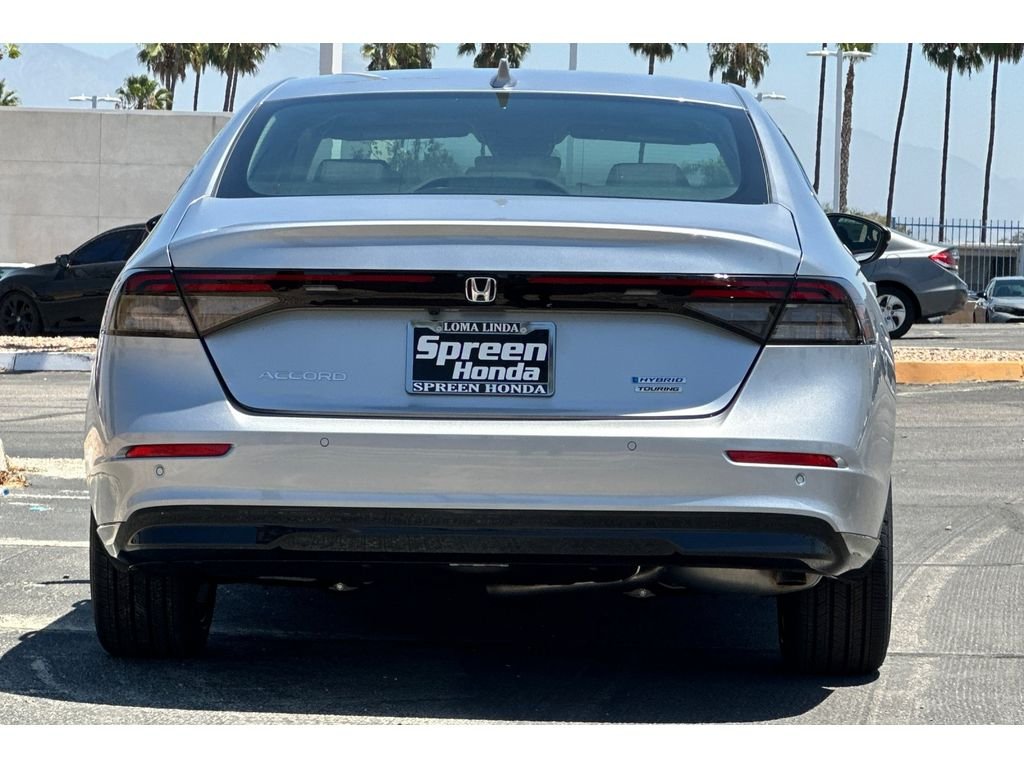 New 2026 Solar Silver Metallic Honda Touring image 5
