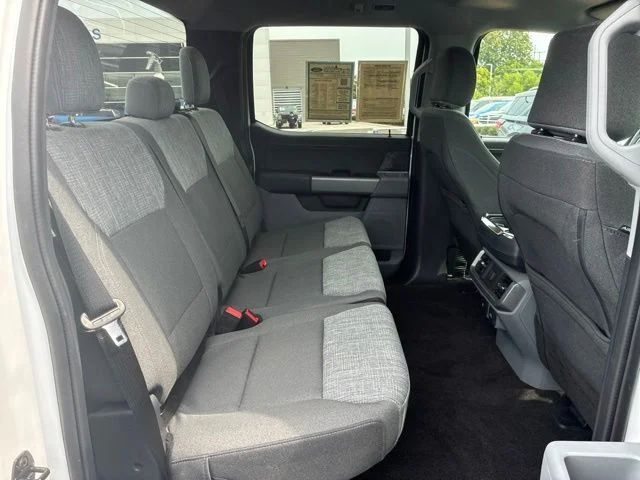 Used 2022 Oxford White Ford XLT image 26